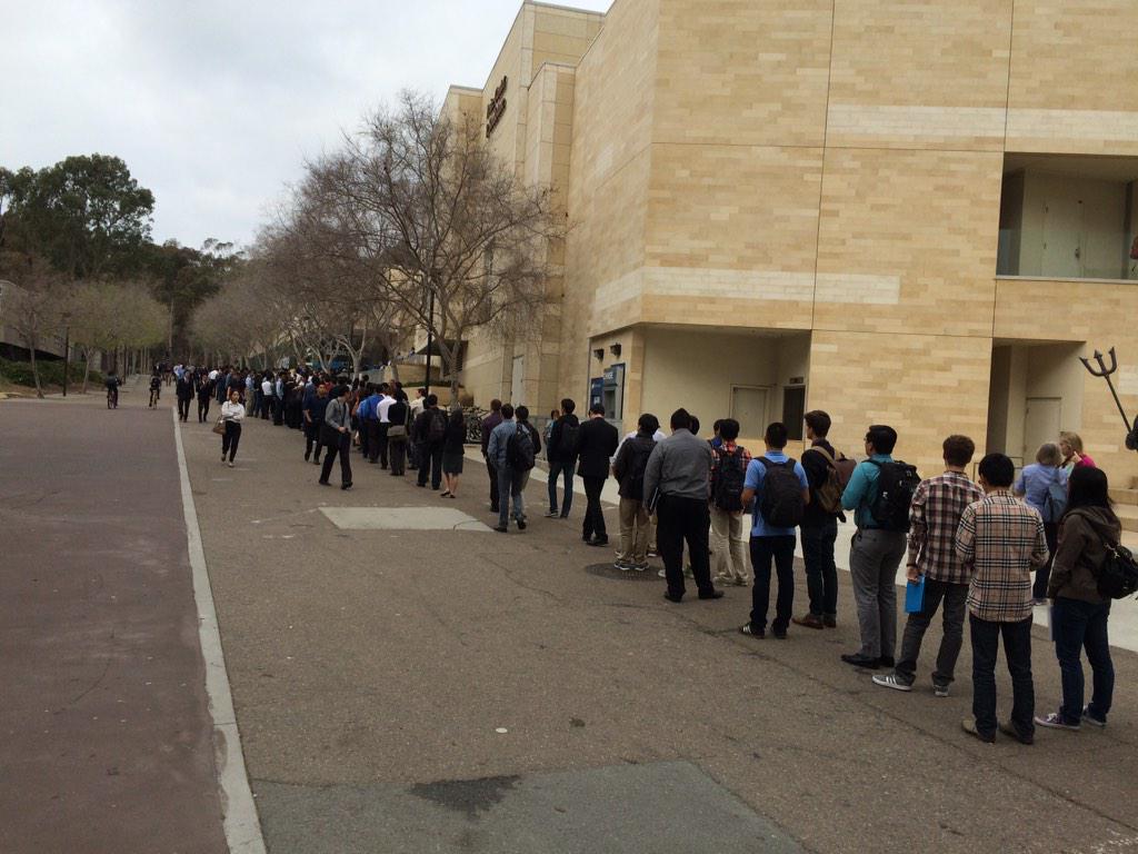 itsmarilou's tweet image. #recruitinghacks: Get to the #career fair early so you don&apos;t have to wait in lines like this. #DECaF @CiscoUniversity