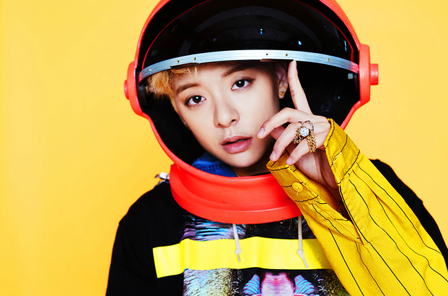 billboard's tweet photo. Amber's "Beautiful" solo debut swooped into the World and Heatseekers Albums charts: http://t.co/ON46cBsm6s http://t.co/v3xdyZC7kt
