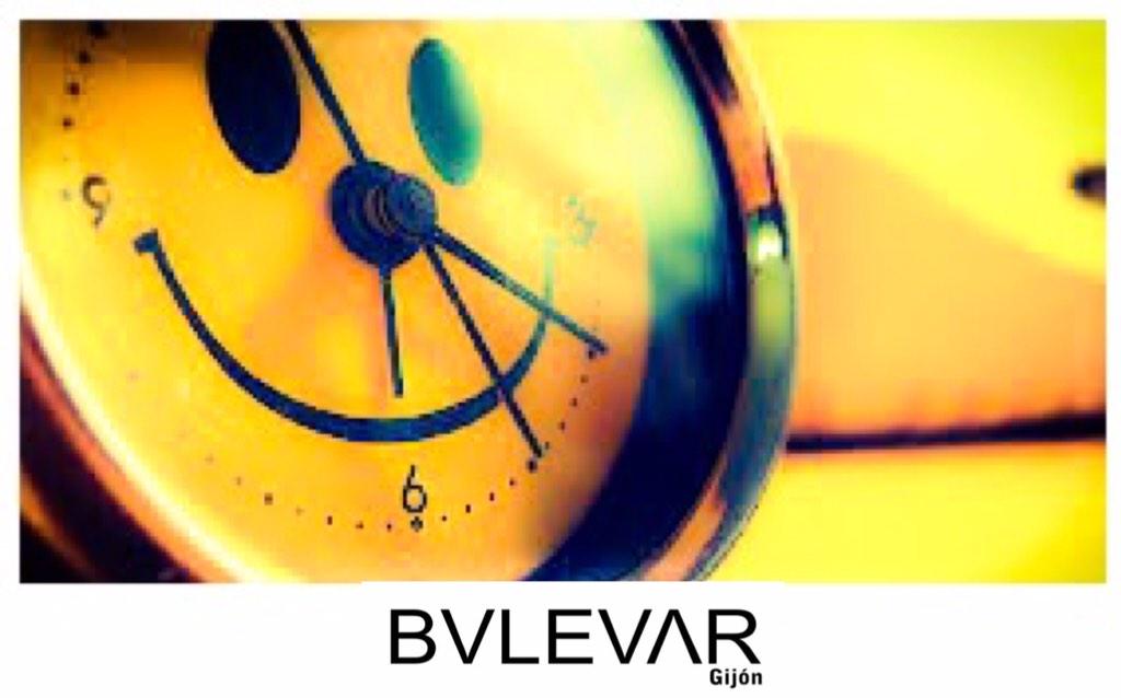 BulevarGijon's tweet photo. Ya es viernes ☺️‼️ ya es hora⏰ de BVLEVAR‼️😄🎉 os esperamos ‼️ http://t.co/oiFj3ej8Xj