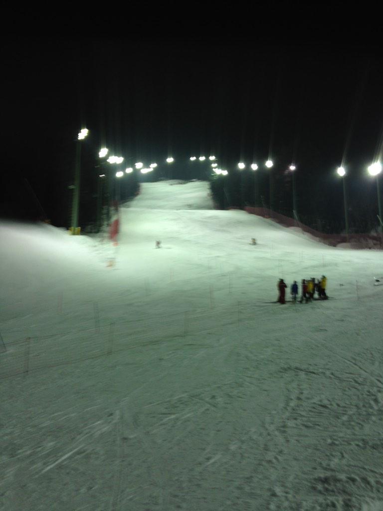 VVisicale's tweet photo. Notturna a gressoney, bellissima pista weissmatten http://t.co/vf3XgMSa29