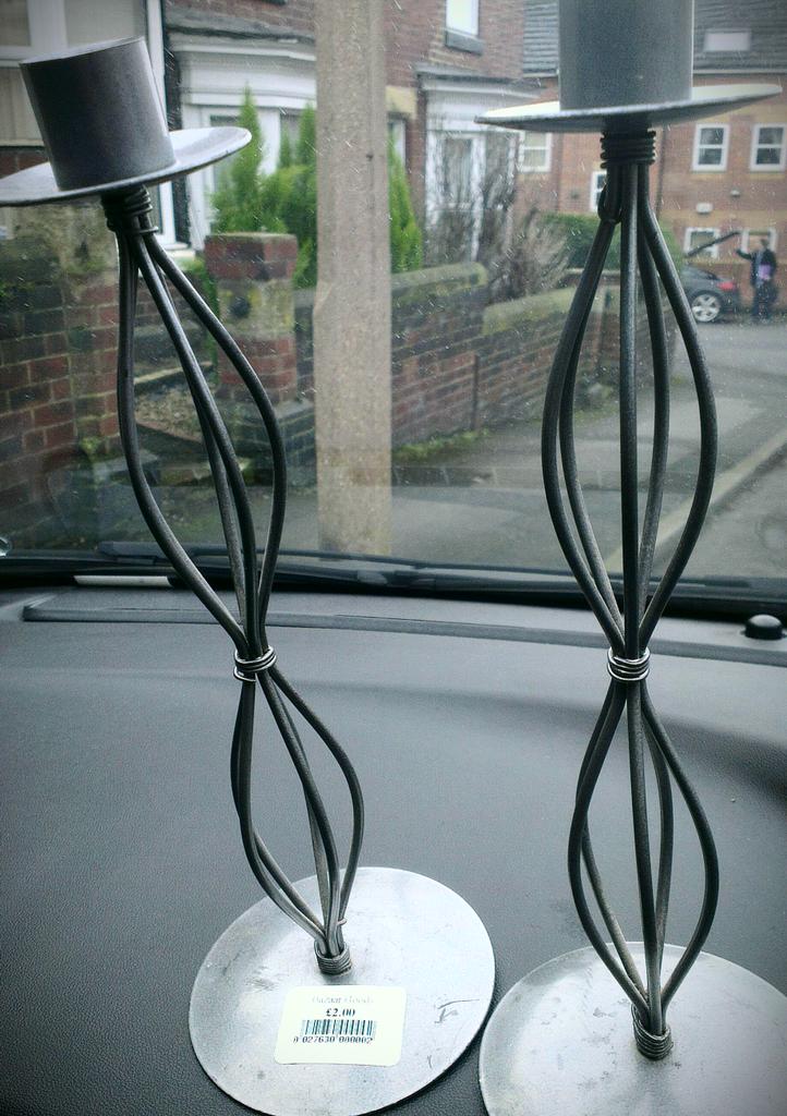 GreenSnowPod's tweet image. Knew I'd find some nice candle sticks if I just looked in enough #charity #shops!(D) #Rotherham #RotherhamIsWonderful