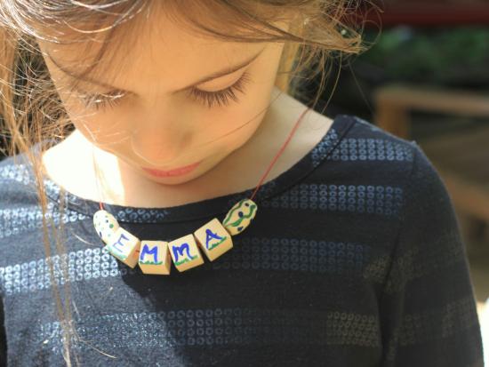 A great craft for kids who are learning how to spell their names! #DIY >> koala.cr/1EMHsFY #learn #alphabet