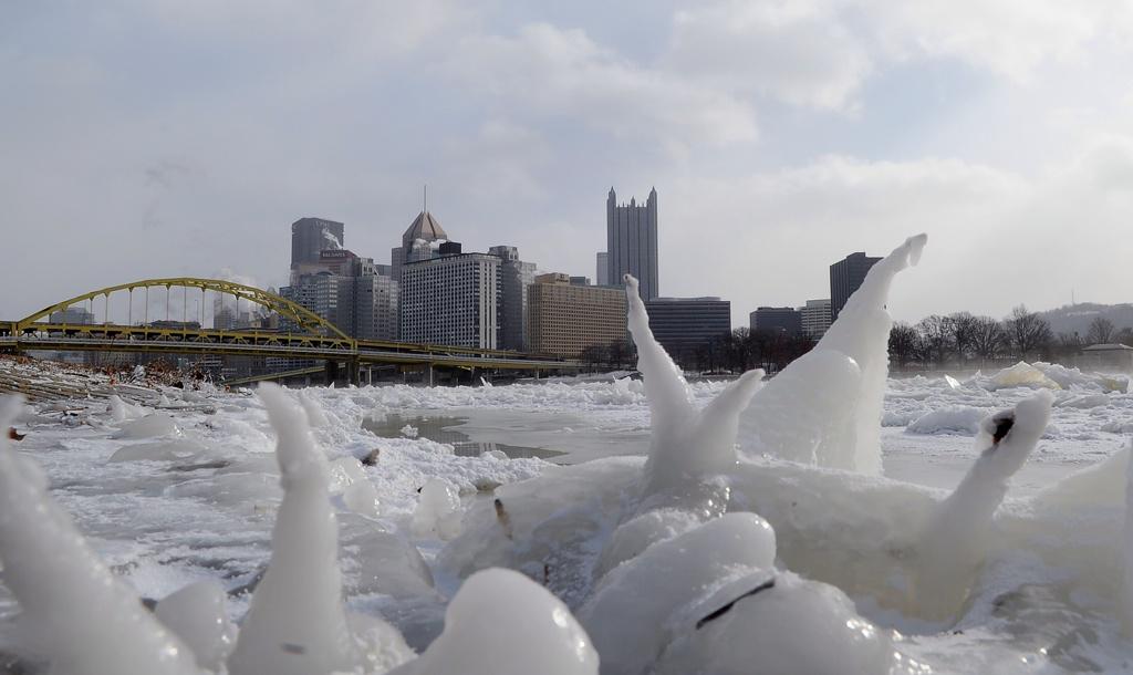 kenricepgh's tweet photo. Nonfluence
#FrozenPittsburgh 
pic: @JuliaRendleman http://t.co/S0Uc4OK6TX