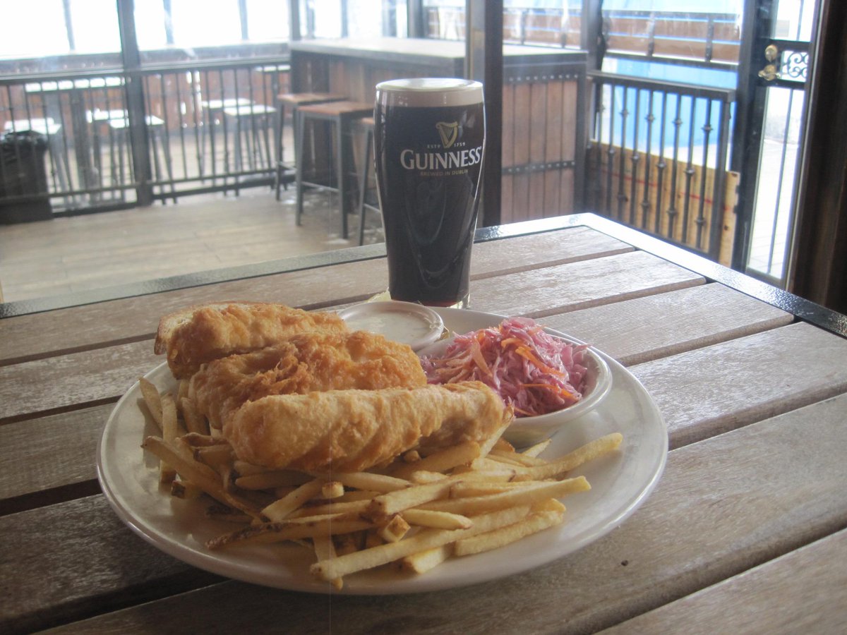 TheHarpMKE's tweet photo. Come on in and warm up with a FRIDAY FISH FRY! 
ALL DAY LONG, ALL DAY STRONG http://t.co/jfhcZE1QpI