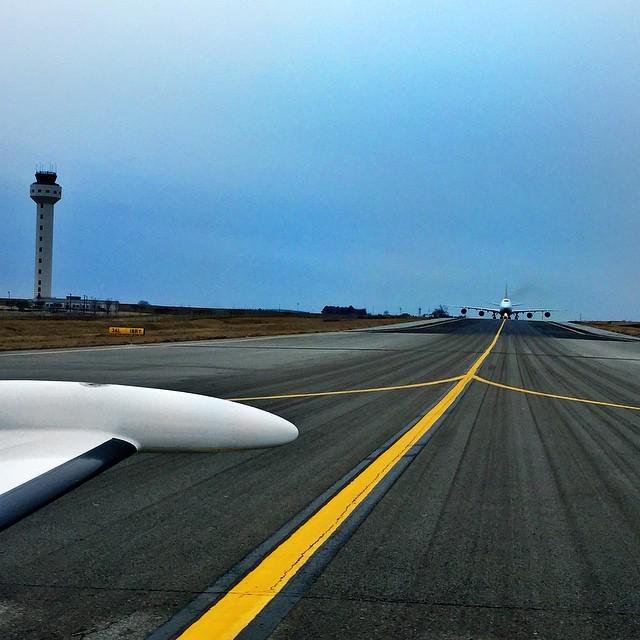 DeltaBravo33's tweet image. Instagram : by tadjustus - Taxi to the ramp with no delay
#eclipsejet #eclipse500 #EA500 #747 #boeing #aviation