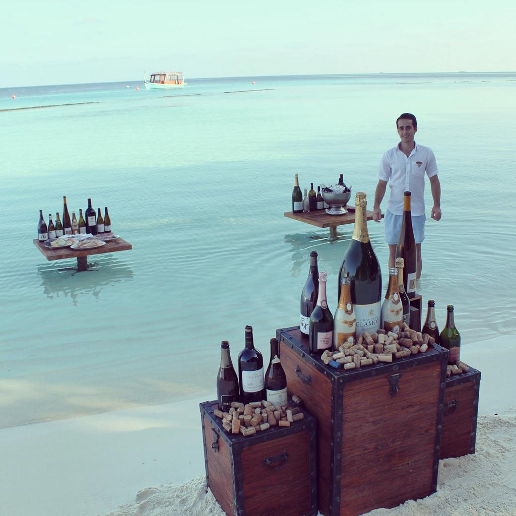 Wine tasting Maldives style. Now this looks like the life! #wine