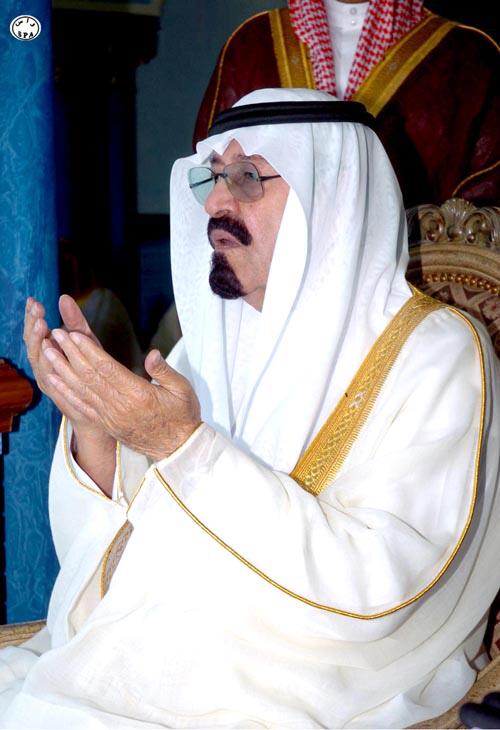 acacia2_'s tweet photo. ليس هناك هدايا نقدمها لمن أحببناهم وفارقونا غير الدعاء لهم والطلب من الله أن يشملهم برحمته 🙏 http://t.co/auYFMuSJ7i