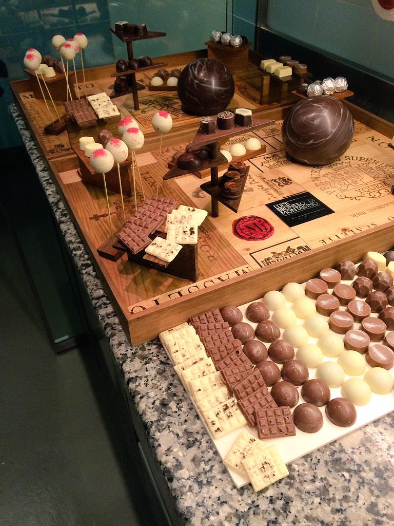 LacalamitaLuca's tweet photo. Our Super Chocolate Assiette is ready for Service!👌 @Valrhona @PastryRev @PasticceriaInt @oloapmarchi @carlo_spinelli http://t.co/FnO0u9rvdz