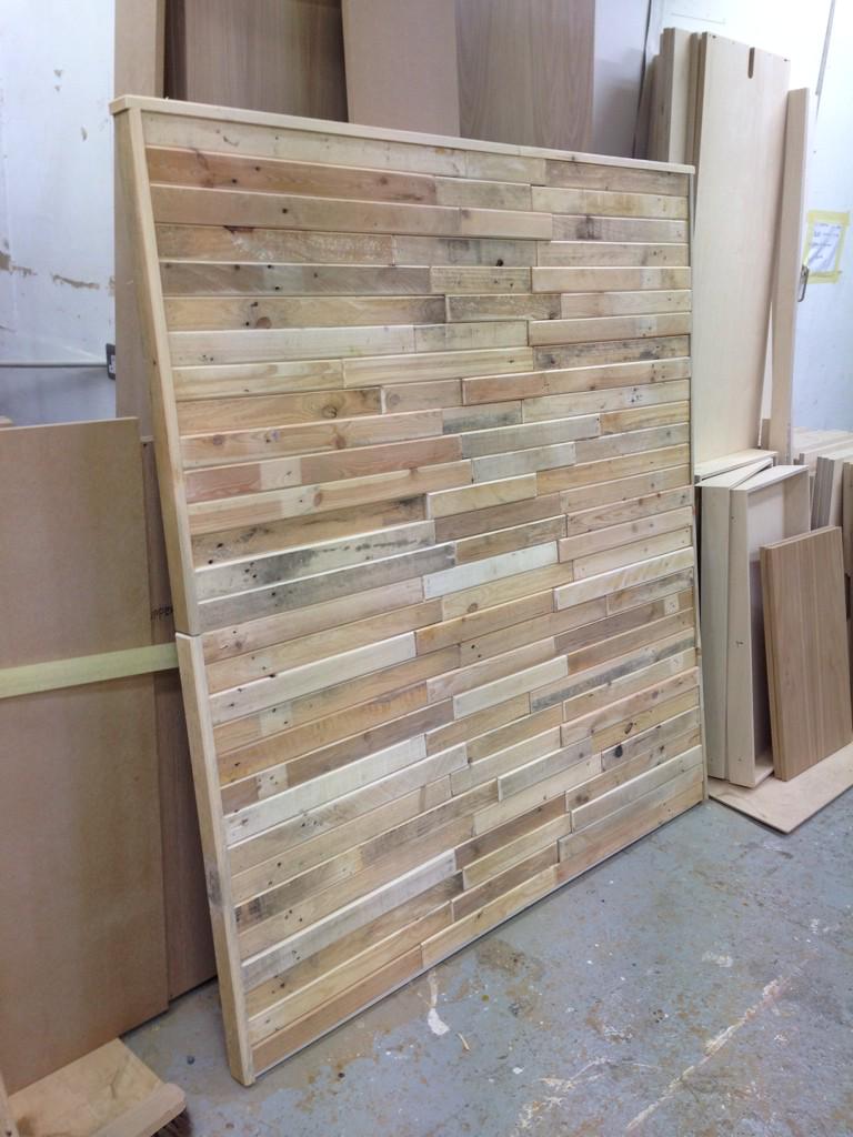 RichardJDesigns's tweet image. Recycled pallet headboard..
