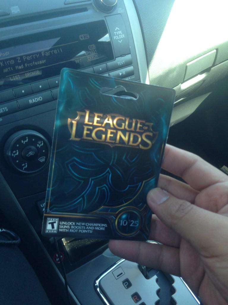 JayMonite's tweet image. I said I wasn't wasting money this week and well....GG riot #lolproblems