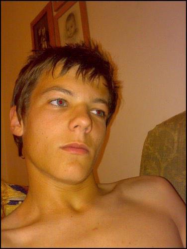 headfirstspidey's tweet photo. @Louis_Tomlinson make one of these your icon http://t.co/fm2yK1Juka