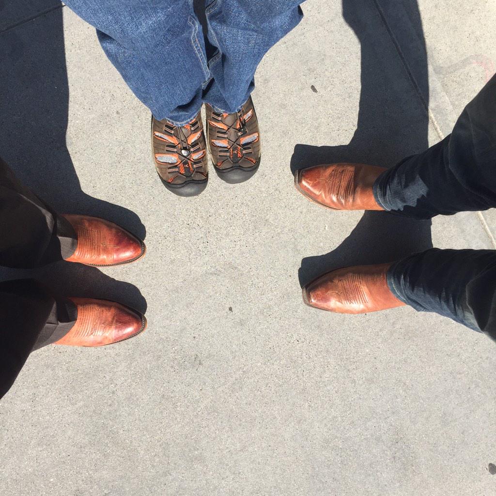 cnidus's tweet image. “@JoeGannonster: Can you find Chief Scientist @ddcumulus in our post meeting #CumulusLinux debrief? w/ @cnidus. http://t.co/dnFYOKz6M2” #LOL