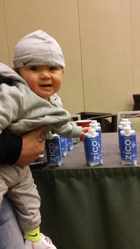 BOMMARITOS's tweet photo. Everyone at #Bommaritos loves @zicococonut even lil Bommarito! http://t.co/ivqyAcjzkk