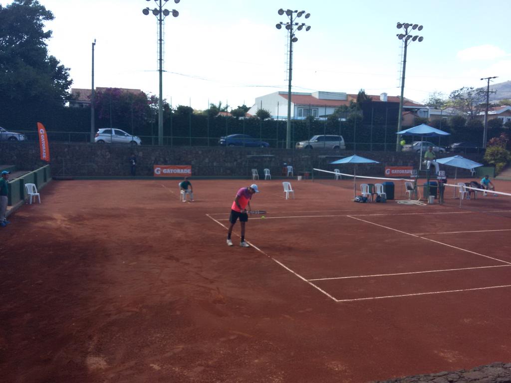 uhprensagrafica's tweet photo. #OpenMaya | Marcelo Arévalo pierde en el segundo set 2-3 frente a Iván Endara http://t.co/zleVYi93Tz