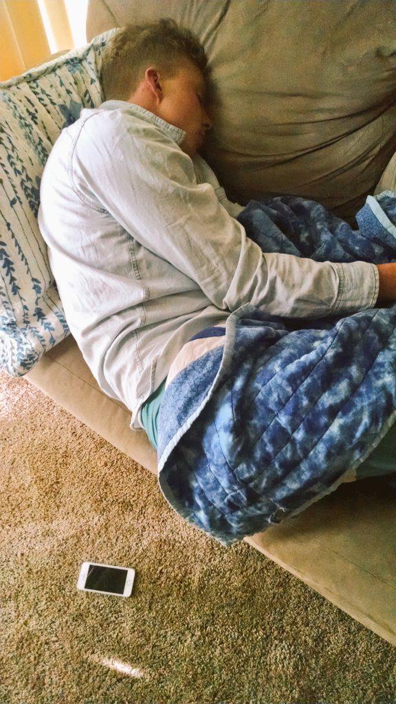 ChuckySlick's tweet photo. My best bud is in town & I want him to wake up with an inbox full of random nudes hahaha txt 703-431-6815 #HideYoFace http://t.co/7xp0pnHsKs
