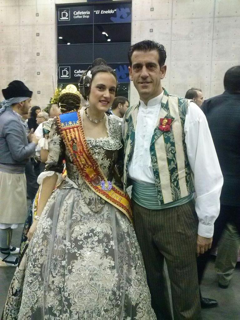 fallaptadelsol's tweet photo. Nuestros chicos en la #GalaFallera de Valencia!! Que paséis una noche genial!!! #fallas2015 #fallasutiel http://t.co/Lh3DhkXOz6