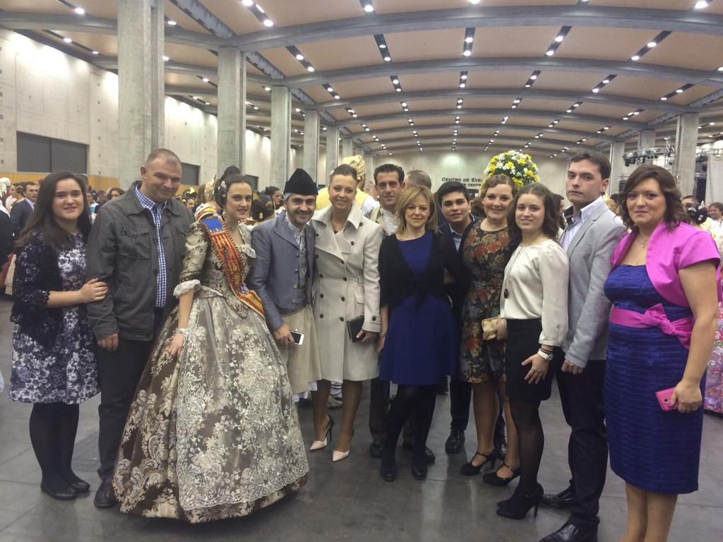 fallaptadelsol's tweet photo. Olé esos falleretes!!! Que guapetones todos!! #GalaFallera #fallas2015 #fallasutiel http://t.co/TwlL04WfsW
