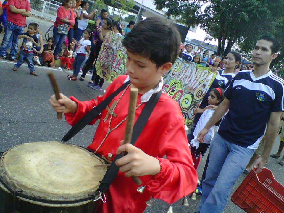 @Nucleobarinas <a href="/elsistema/">El Sistema</a>  @FundaMusicalR  #ElSistemaCumple40  COMPARSA DE CARNAVAL 2015