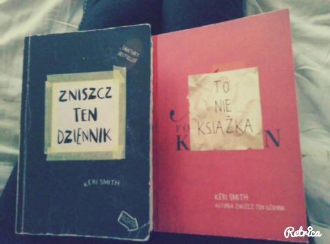 IsaSecrets_'s tweet photo. Isa i jej kolejna książka do kolekcji;p @xFallenAngellxx http://t.co/7KejN2P0B4