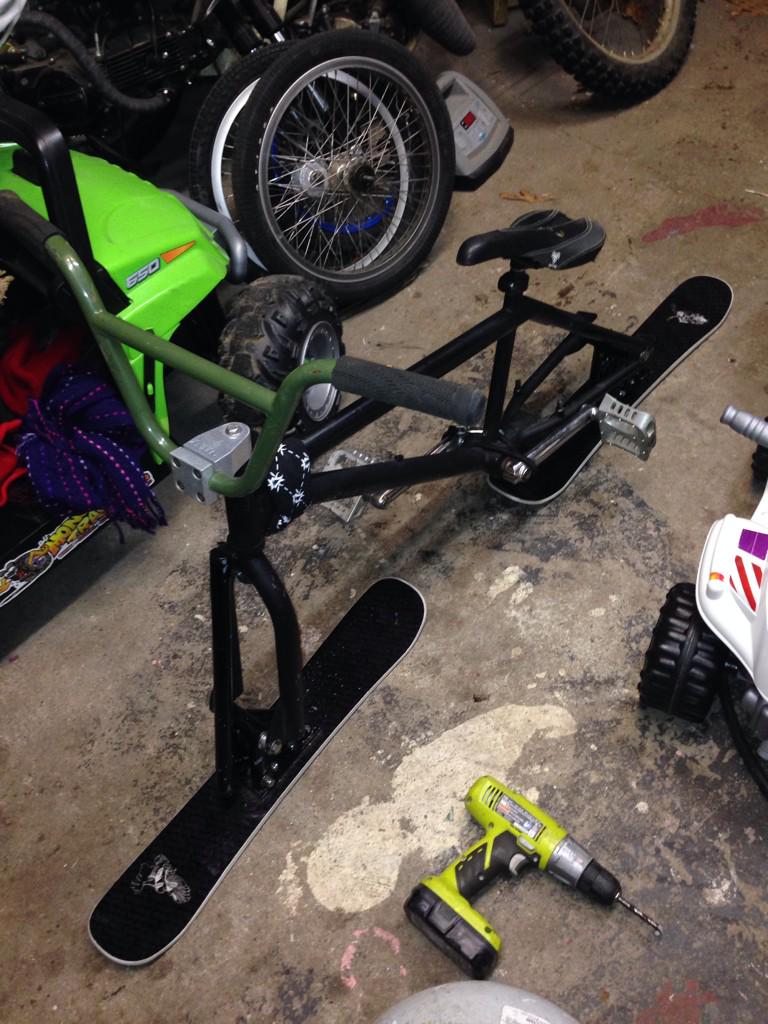 bobv420's tweet photo. Snow bike in full affect!! #bmx #snow #snowbike #riding #Drinks #weedpeople http://t.co/06VANAD8pA