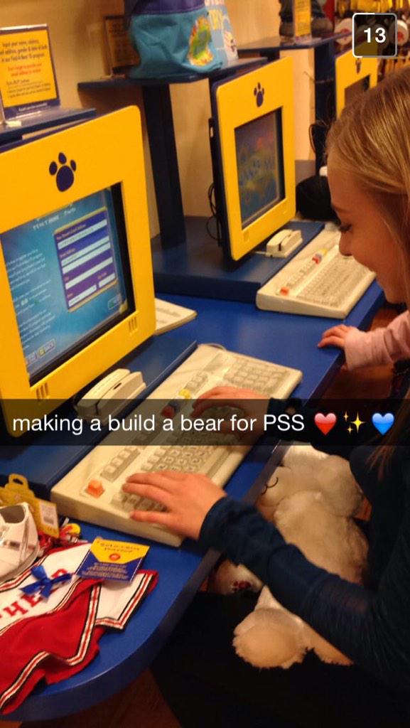topgunjags412's tweet photo. When Superstars go to the mall! #SuperstarSnaps 💙✨❤️ http://t.co/VOLr2wlA3A