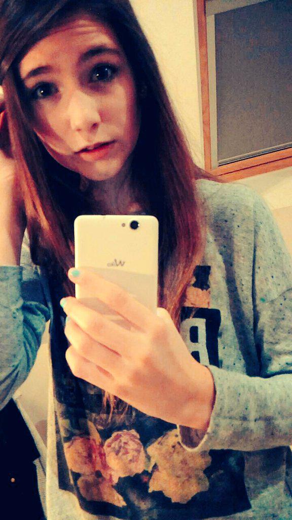 XMelyynaax's tweet photo. "Pars loin de moi tu auras enfin la paix" http://t.co/IOM0e80WUC
