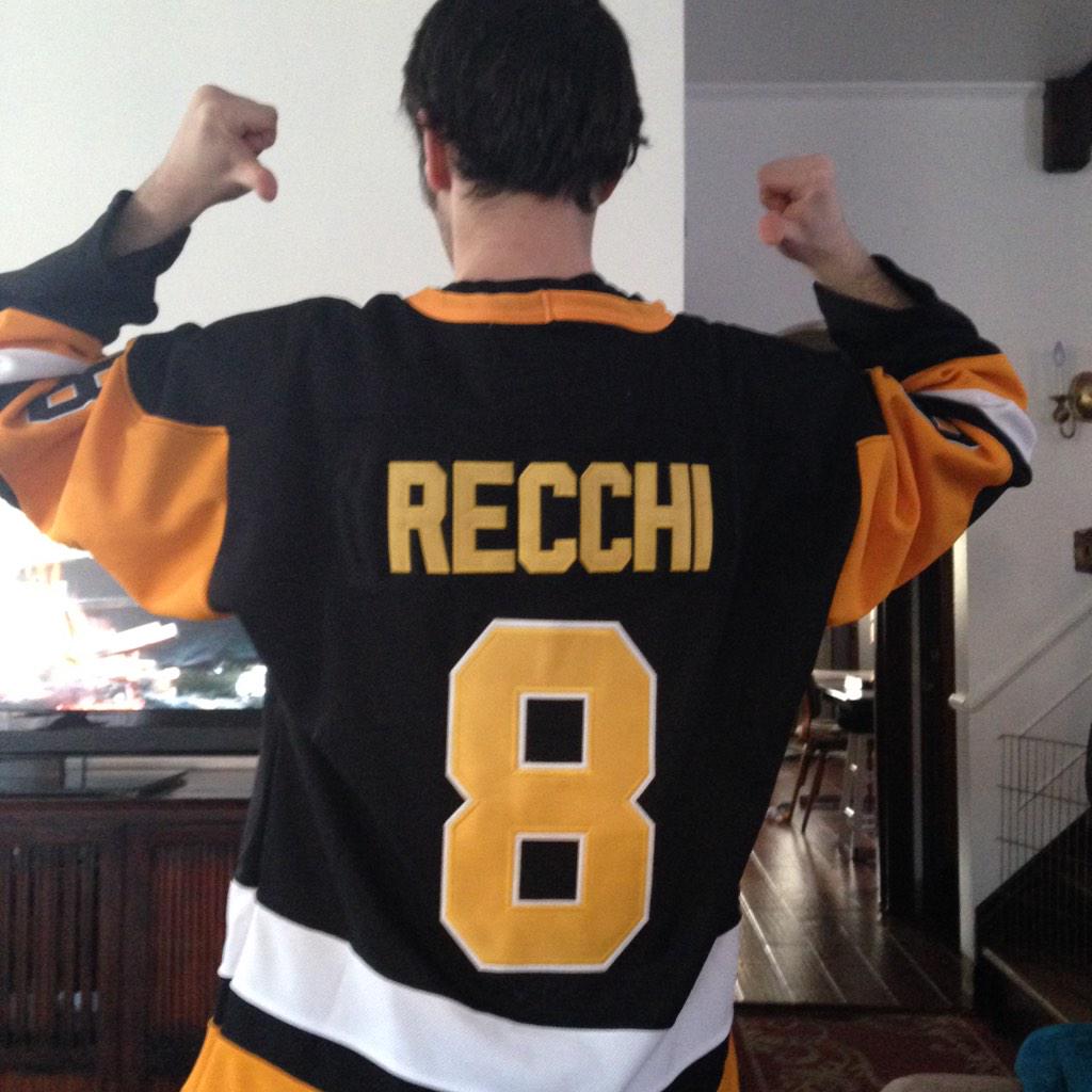 gunplabuilder92's tweet image. Loving that Pittsburgh Gold #PensJersey #RecchingBall