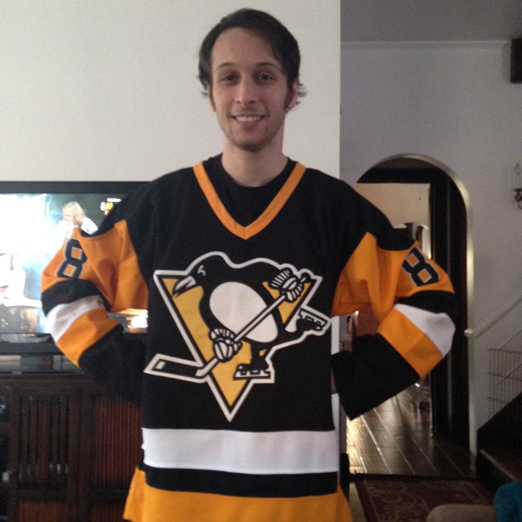 gunplabuilder92's tweet image. Loving that Pittsburgh Gold #PensJersey #RecchingBall