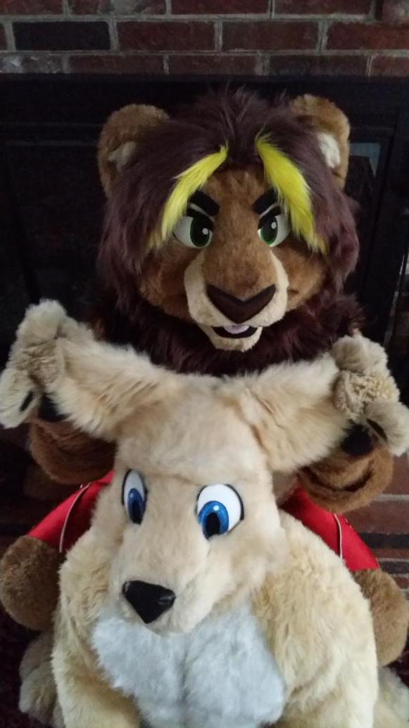 nbowa's tweet image. #fursuitfriday @PurtzGpuppy and I at @redwuff &apos;s place after #MFF2013!