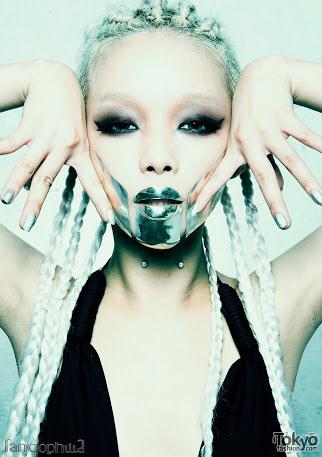 ｙｕｋｉ Fangophiliaって歯科医師だったハナブサタロウさんが歯 型とか顔型とか精巧に型とって作るシルバーやらゴールドのアクセサリーブランドみたいです デザイナーのハナブサタロウさんがygにいるってことはジヨンさんの歯型取ったんかな Http T Co