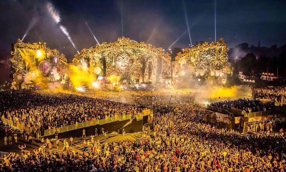 Ningún concierto/evento/festival convoca a tanta gente como los electrónicos  #Tomorrowland2015 <a href="/weekendparty20/">WEEKEND PARTY</a> #EDM