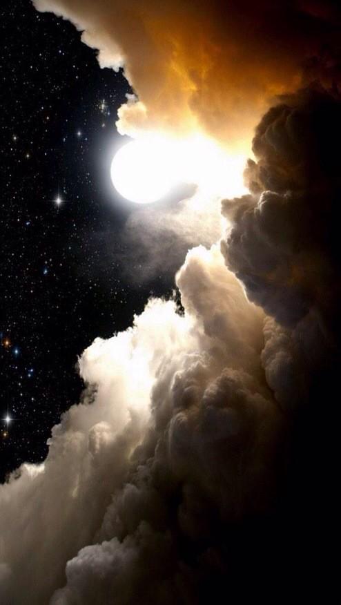 funwakakumo's tweet photo. 星と月。そして雲。
 https://t.co/FihYzoq7GL