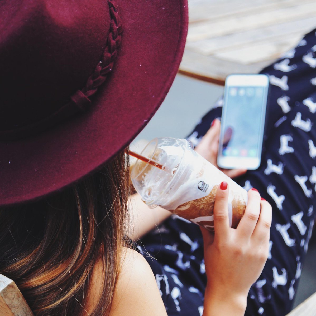 MargaretPower15's tweet photo. "@tacobell: Dr. Pepper Vanilla Float Freeze is leaving us. 😭 But something new is coming. 😏 http://t.co/j9kAK37uoj" @mktgsmac #MKTG3433