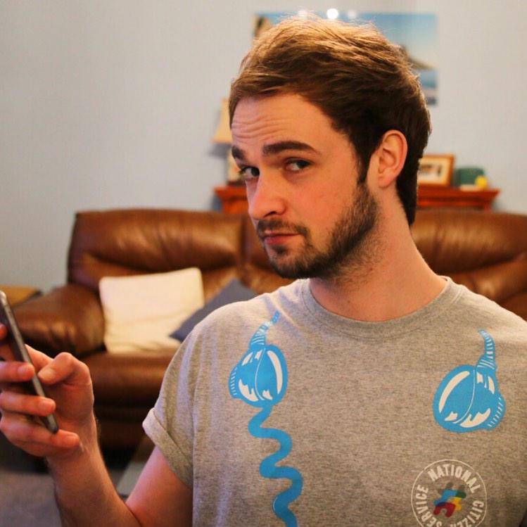 OMGitsAliA's tweet photo. Testing out my new camera! 😄 Facecam's gonna be x100 better - Woop! 👌📷 (http://t.co/TrFQZhXNhl) http://t.co/VFgd9eTt4b
