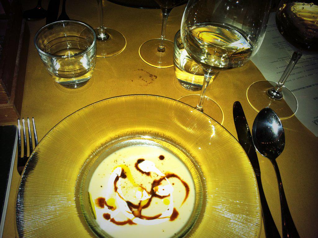 clair989's tweet photo. Alcuni piatti della grande Alice Delcourt di Erba Brusca con degustazione vini Emidio Pepe @franci_bertani http://t.co/fR9fygPqQV