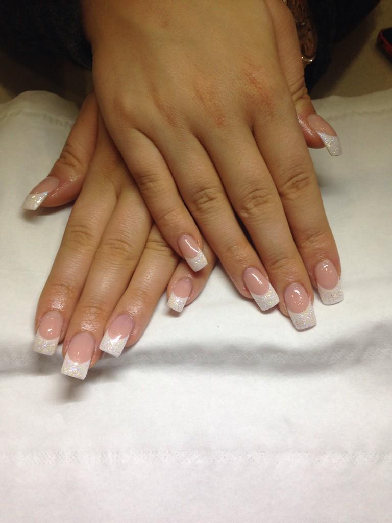 KimberleysNails's tweet photo. Pink and whites💕 http://t.co/klL5r9XcMW