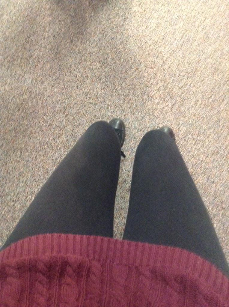 Giv_me_hugs's tweet photo. What I do all day...if I look good😋💋 #selfie #ootd #leggings #sweater #tumblrstatus #girl http://t.co/3PRsaL1mAj