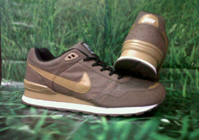 Nike ori size 36-42 price 275k hubungi tlp : 085659122987 pin:2640113e or 53f9bb22