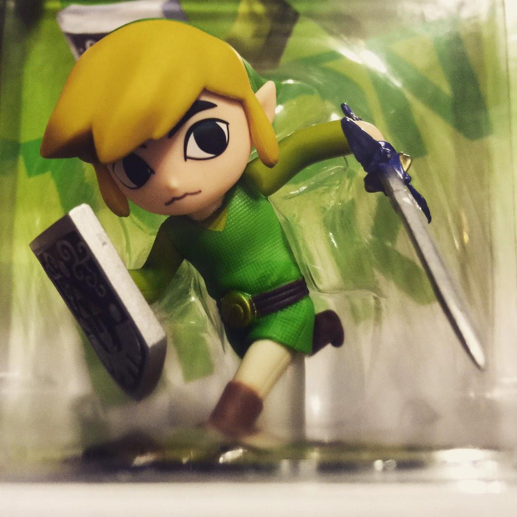 nomnomkingdom's tweet photo. Another fool for the collection. #tossinchickens #stackinrupees #nintendo #amiibo #link #zelda http://t.co/UGa6LH3aCv