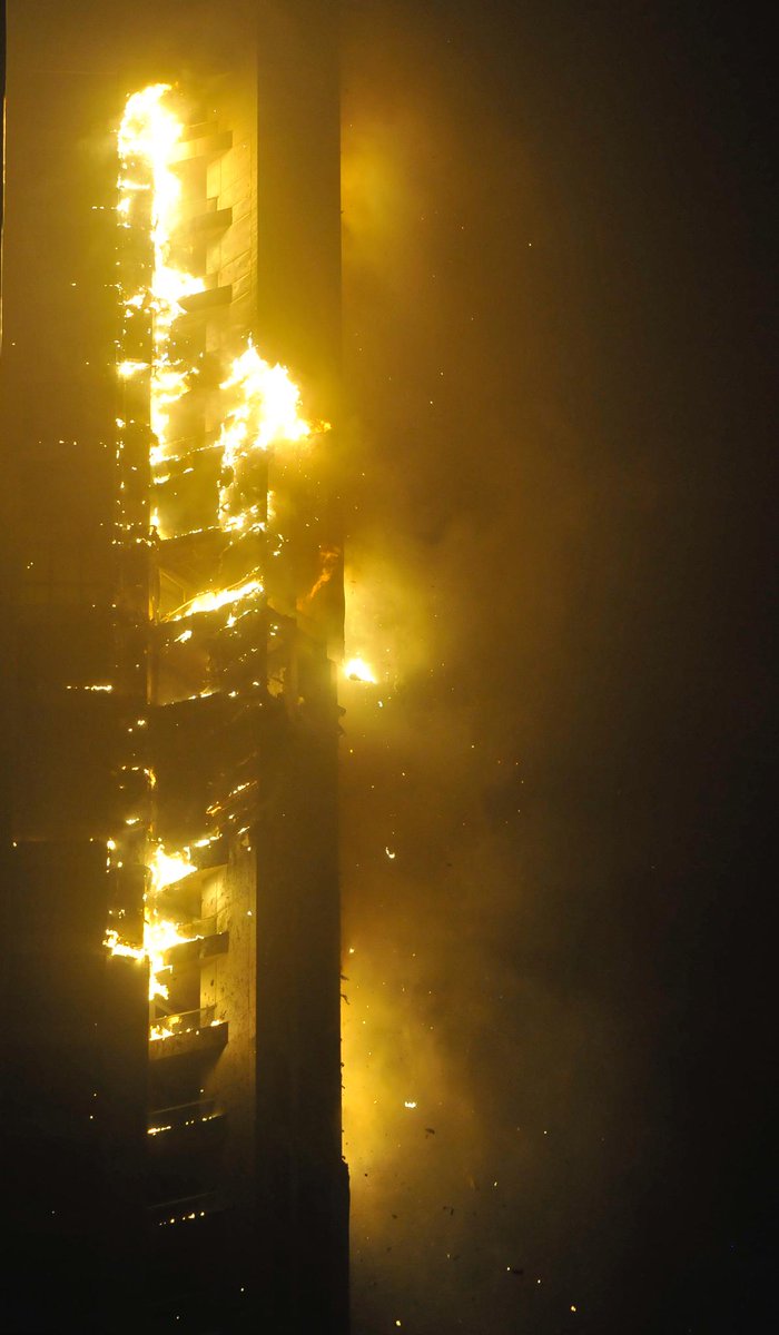 abedismail's tweet photo. #dubai #fire #TorchTower #dubaimarina http://t.co/vRgq9Yz4Hp