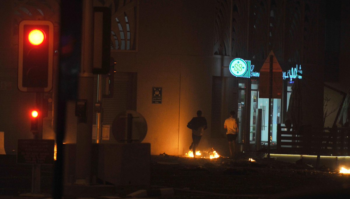 abedismail's tweet photo. #dubai #fire #TorchTower #dubaimarina http://t.co/VIgvCjoCIL