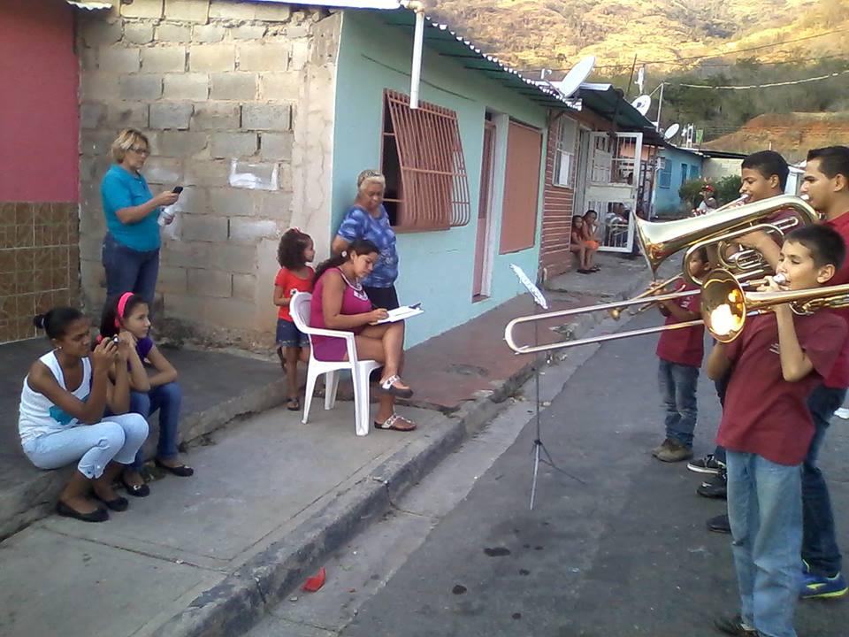 Jheale27's tweet photo. #ElSistemaCumple40 @nucleosanmateo @elsistema @SoyFundamusical @SistemaAragua http://t.co/ympcmRjl0r