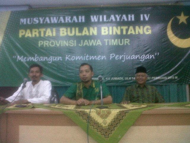 subhanmhr's tweet photo. Hari ke-2 OKP-Musywil IV PBB Jatim, DPC Kota Malang Hadir. @PBB2019 @ms_kaban @Yusrilihza_Mhd @masemtie http://t.co/nJfMoBVIKz
