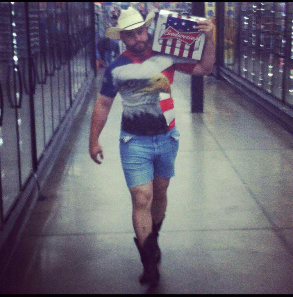 CloydRivers's tweet photo. Life goals. Merica. http://t.co/Ha4KoocA9C