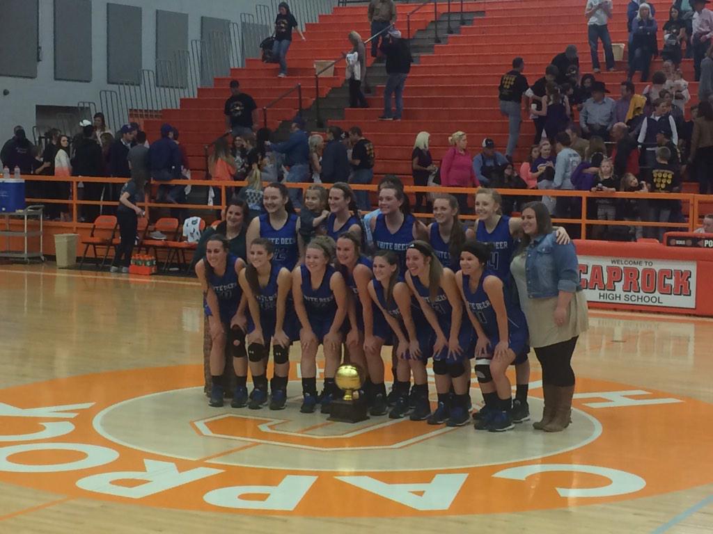 MikayleB5's tweet photo. These Does are #GoldBallChasin #DoeStrong 🏀🏆 http://t.co/j51CblsLui