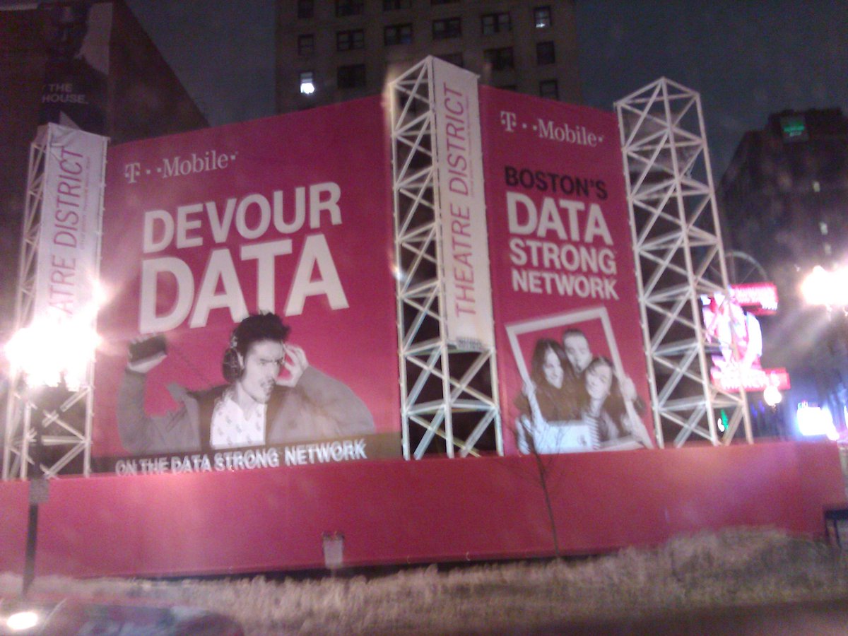 kelliejo26's tweet image. RT"@sblam5: @TMobile #Data Strong #BostonMetro #Datastash to keep for a whole year" NICE @TheRealRarrick  http://t.co/mKRuJwlp79"