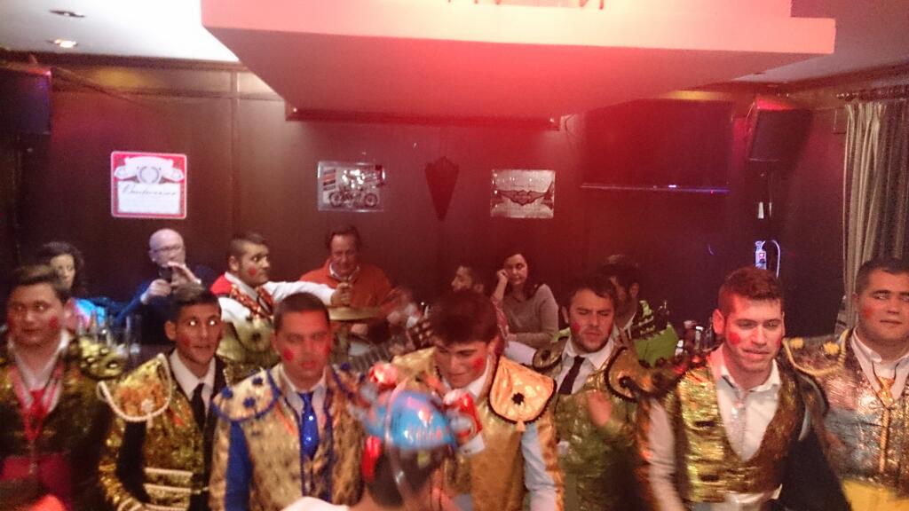 alourdesruiz's tweet photo. Esta cuadrilla @ChirigotaComoYo se lleva las dos orejas el viernes de carnaval!! http://t.co/GtozxSvh8v