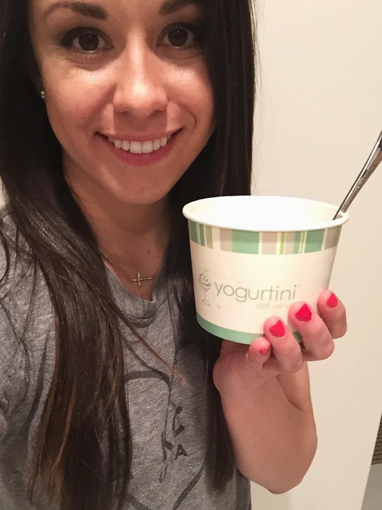 KCFoodSnob's tweet photo. I 💜 @YogurtiniPlaza! Tonight I chose my fav flavors, #cakebatter and #cheesecake! http://t.co/ZsACgHpvfn