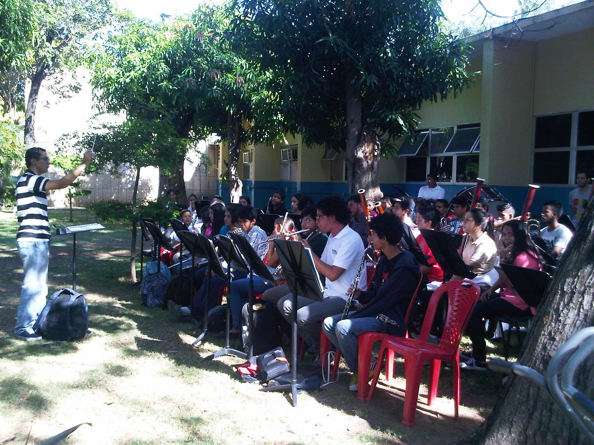 Ensayo de Vientos Hoy 20/02 LUZ Cabimas <a href="/elsistema/">El Sistema</a> @CabimasSinfonic <a href="/NucleoPuertos/">ElSistemaLosPuertos</a> <a href="/NucleoLags/">Núcleo Lagunillas</a> #ElSistemaCumple40