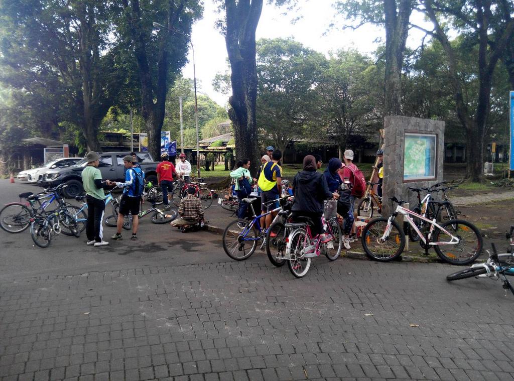 Kondisi gowes game pagi tadi... cc: <a href="/ganeshahijauITB/">Eco Campus ITB</a>